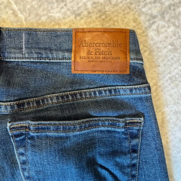 Abercrombie & Fitch Men's Signature Stretch  Athletic Straight Jean - Picture 13 of 13